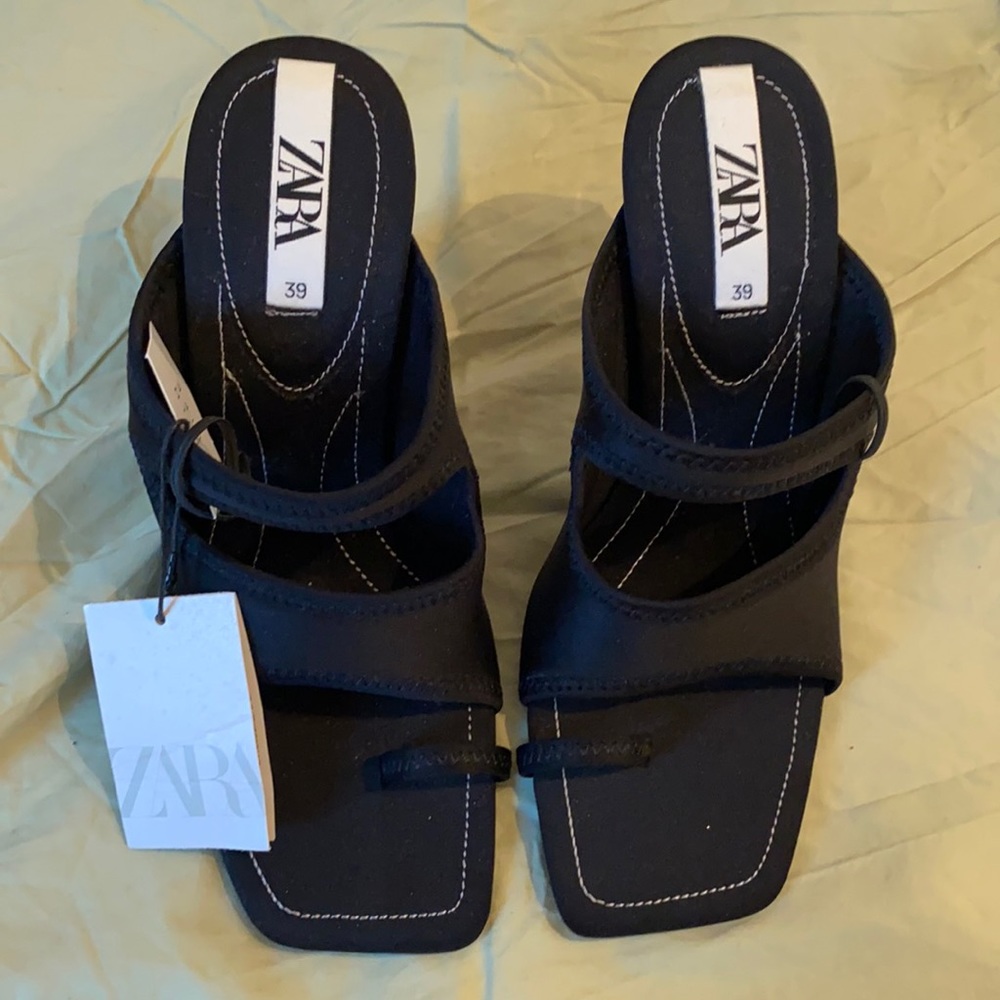 Zara BRAND NEW HEELS
